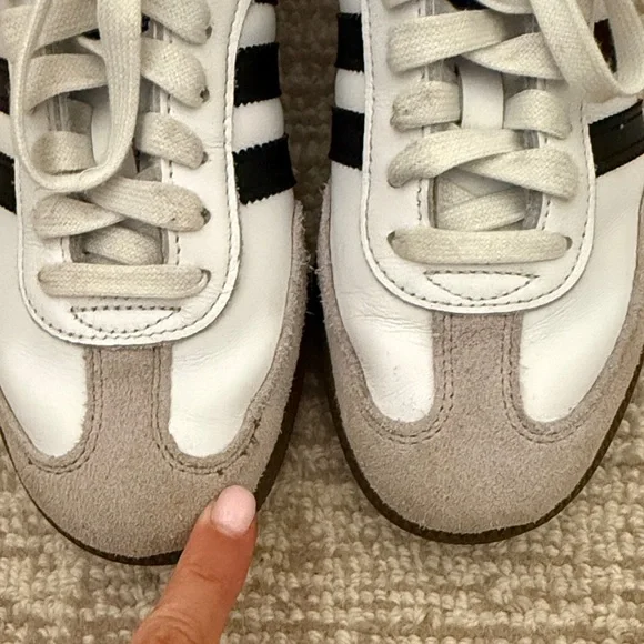 Women’s Adidas sambas - Picture 2 of 4